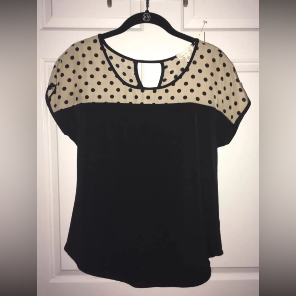 Emi & Joe NWT Small, Polkadot dressy Blouse